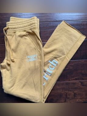 Abercrombie & Fitch Logo Yellow Sweatpants